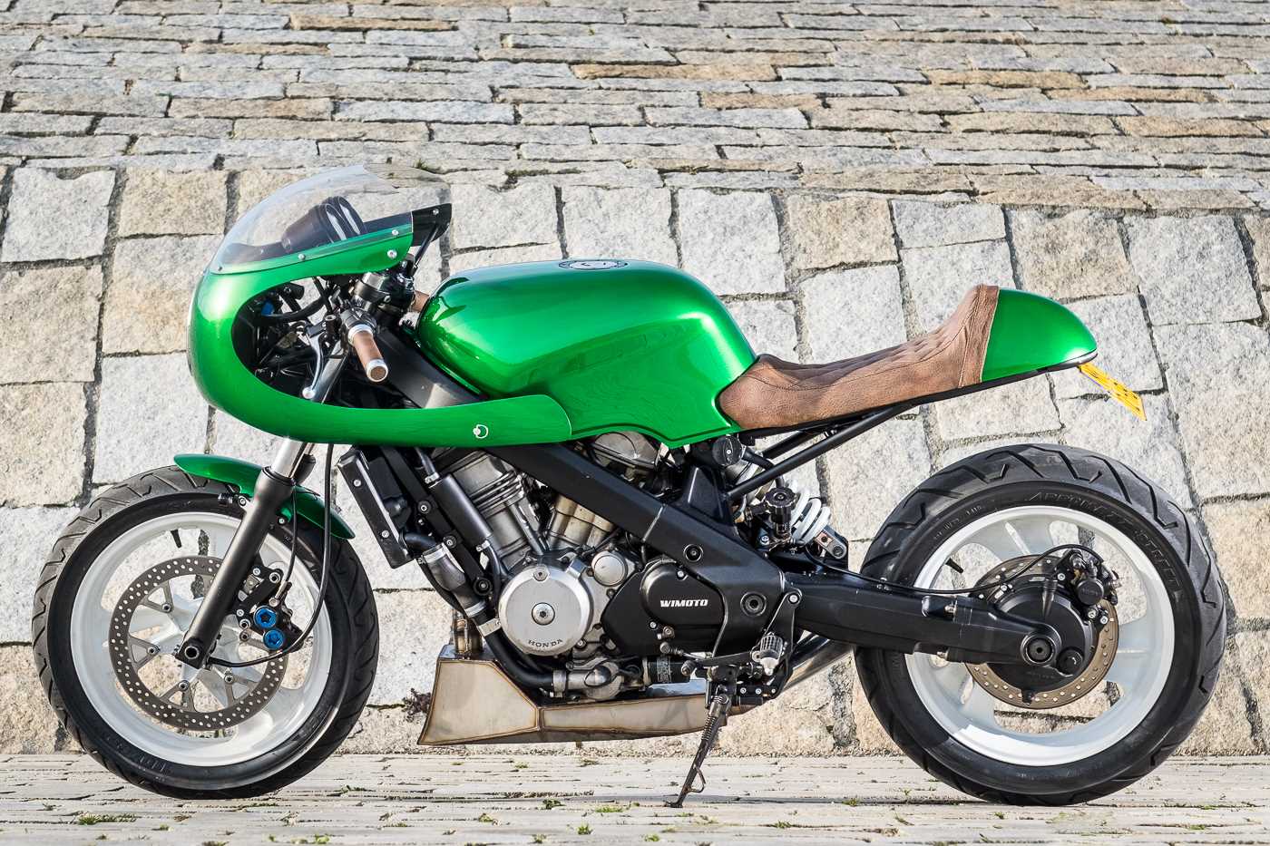 Honda Deauville 650 Cafe Racer | Reviewmotors.co (806 x 537 Pixel)